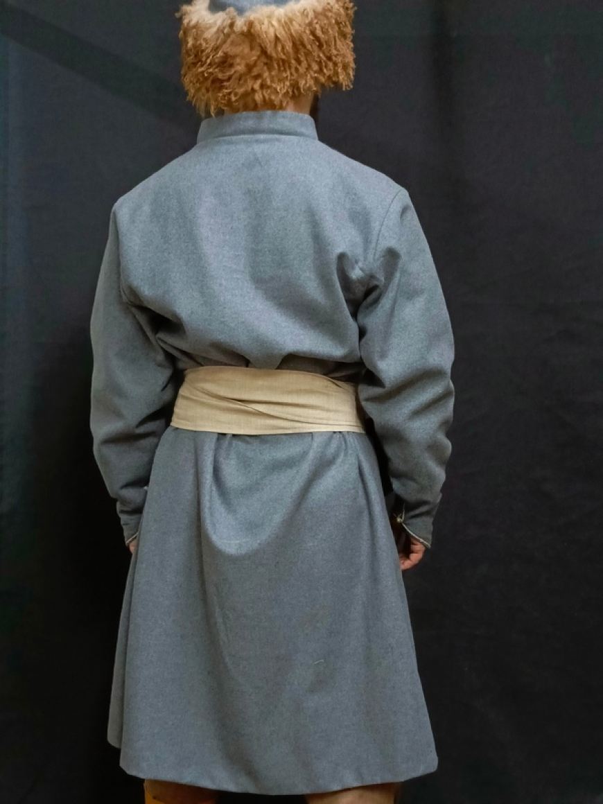 Кафтан "Казачий", суконный на льняной подкладке, с отделкой манжета плетеным шнуром