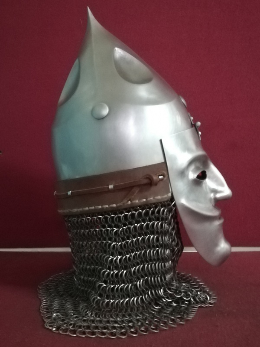 Шлем из Липовца