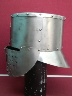 Шлем рыцарский, "Потхельм" тип 1
