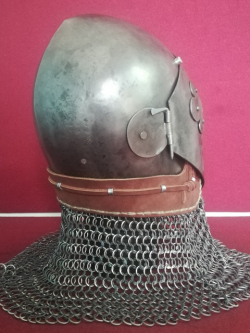 Шлем рыцарский, Бацинет из "Романа об Александре", тип 1